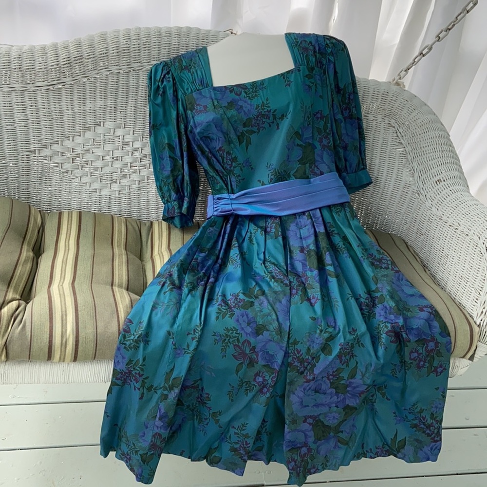 Lanz Originals Vintage 80’s dress, size12, 14.5” across waist, new w/o tags.